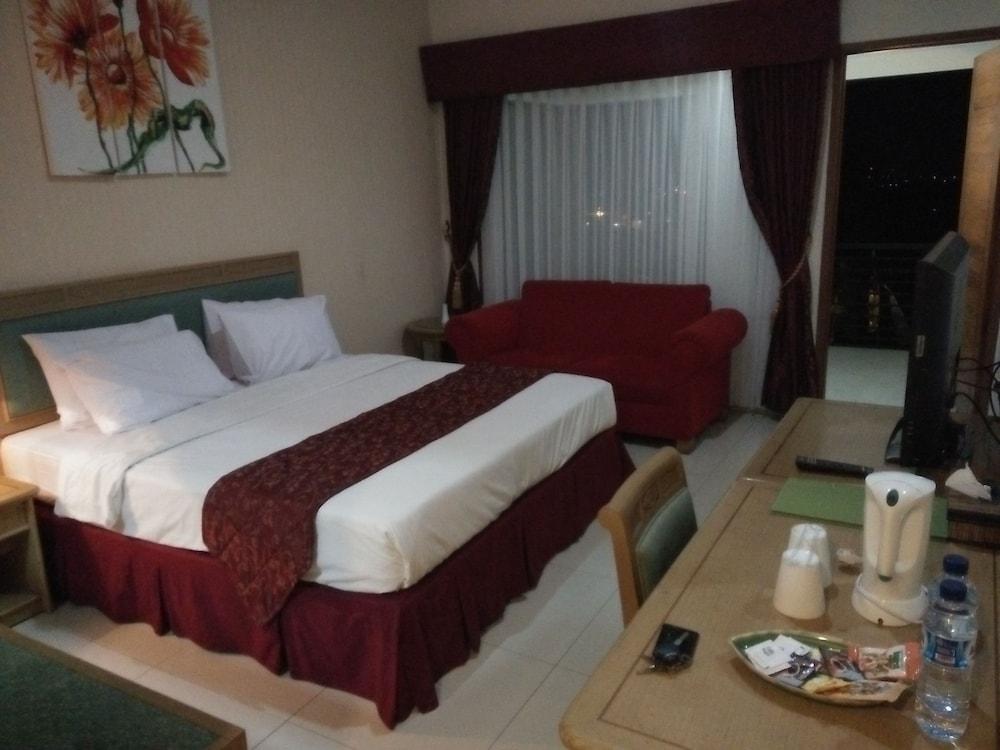 Bukit Alamanda Resort Garut Esterno foto