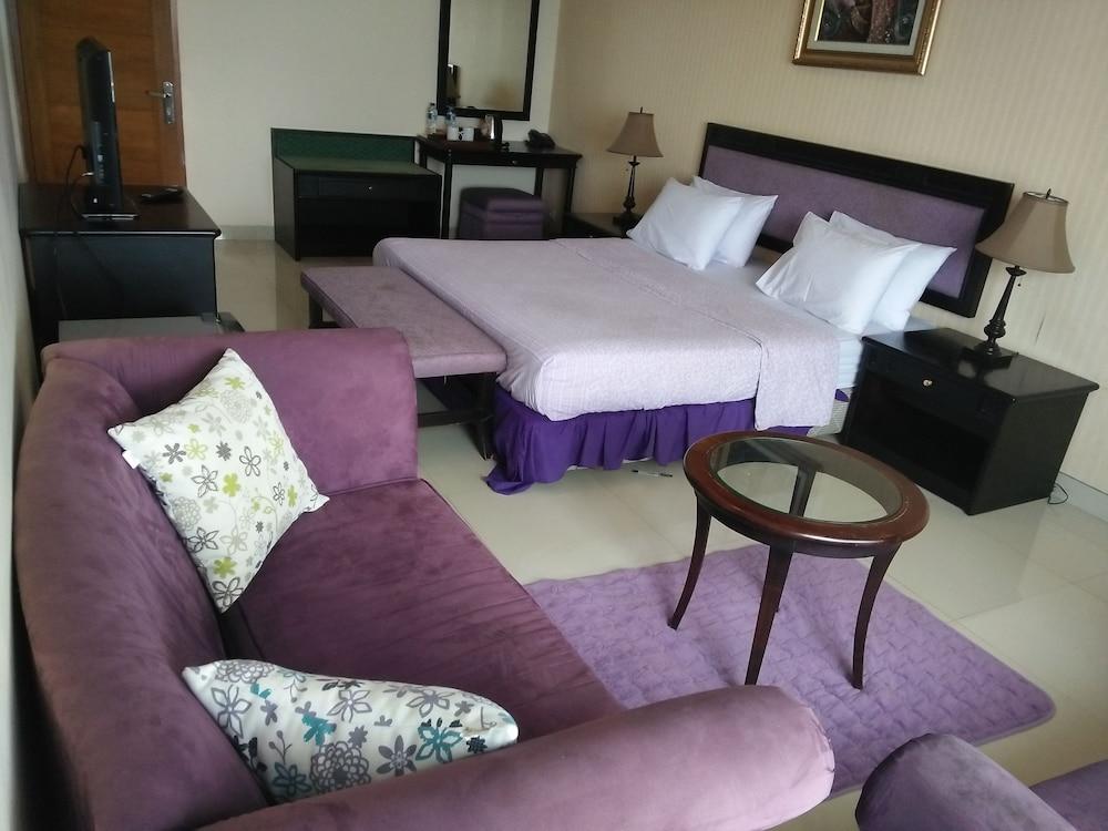 Bukit Alamanda Resort Garut Esterno foto