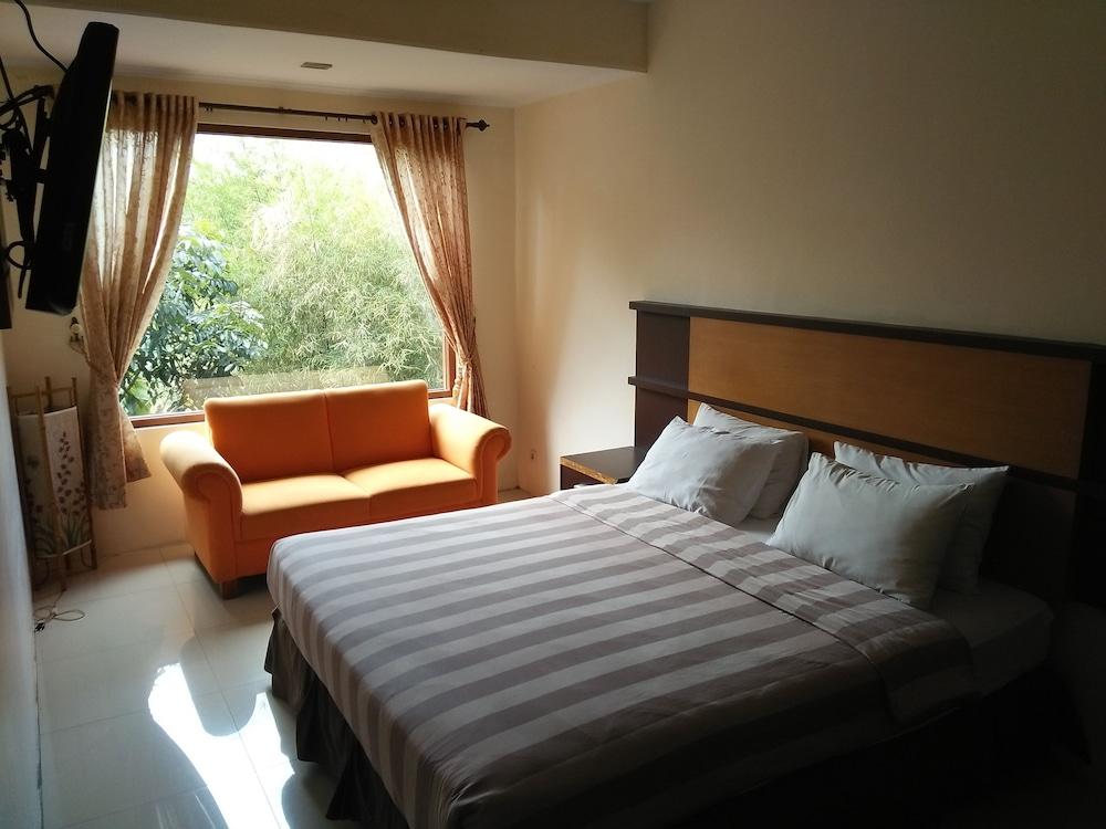 Bukit Alamanda Resort Garut Esterno foto