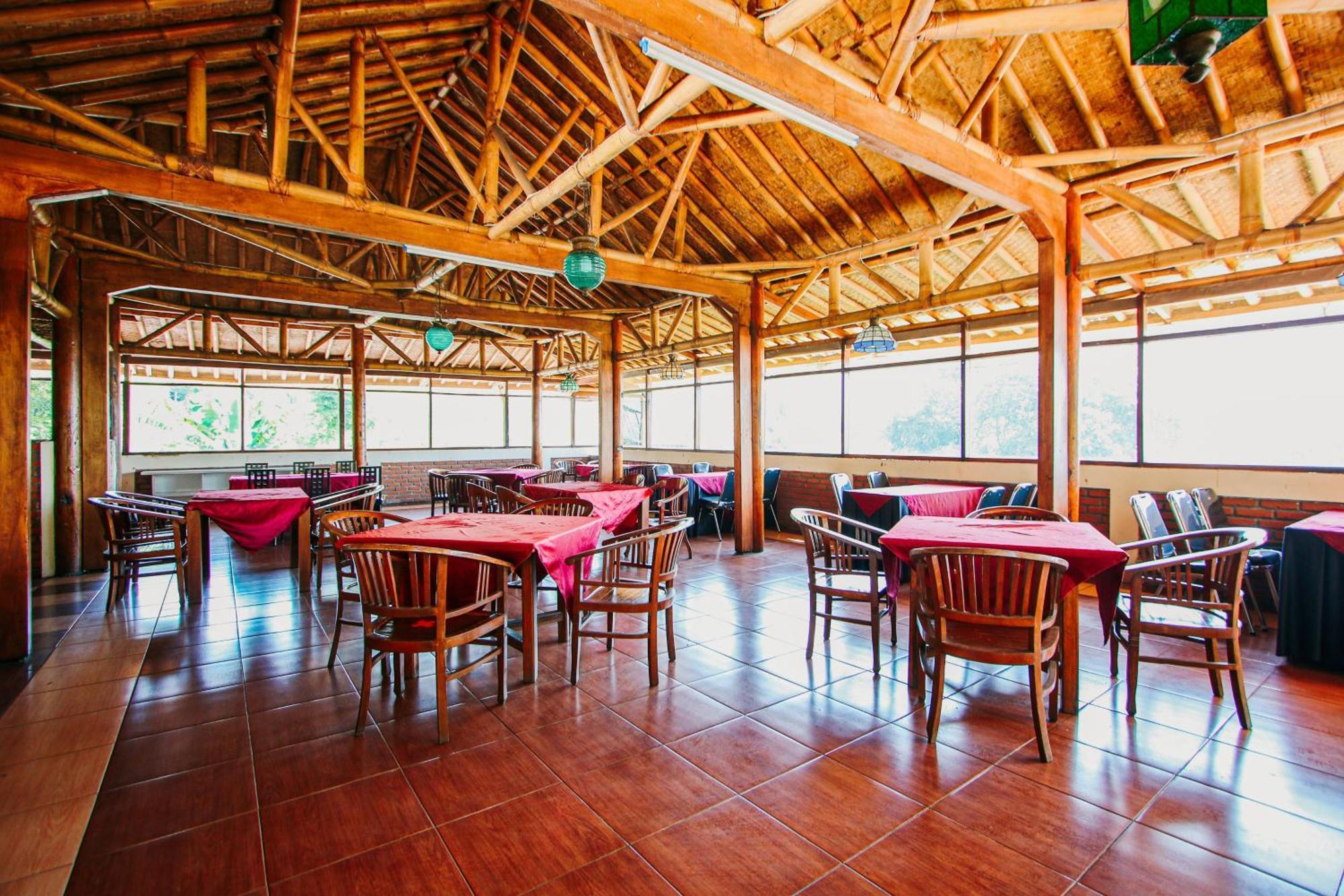Bukit Alamanda Resort Garut Esterno foto
