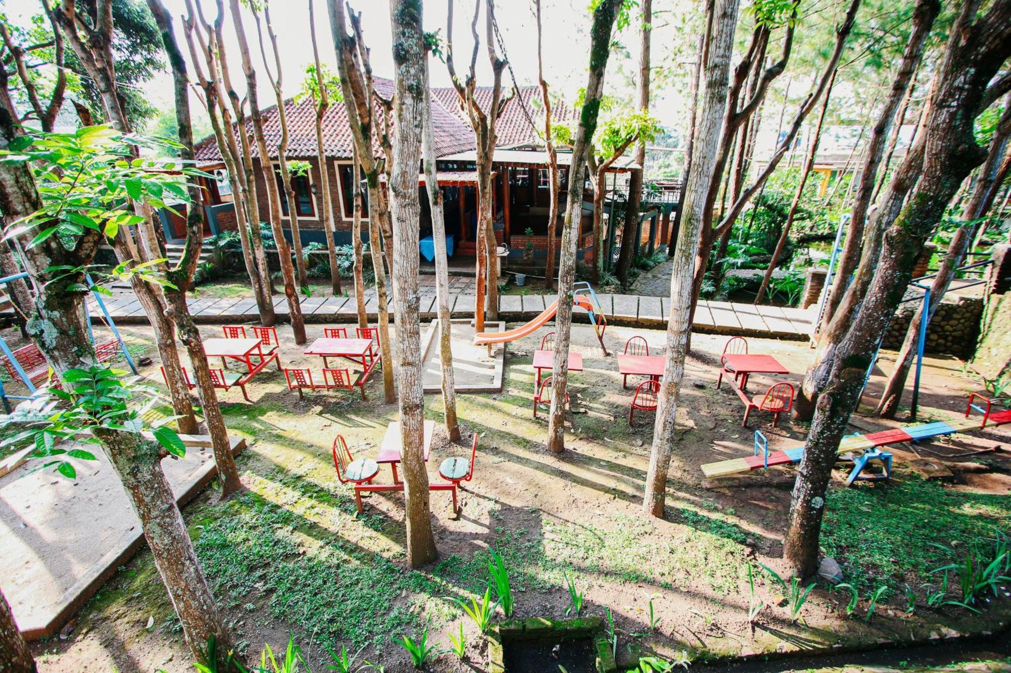 Bukit Alamanda Resort Garut Esterno foto