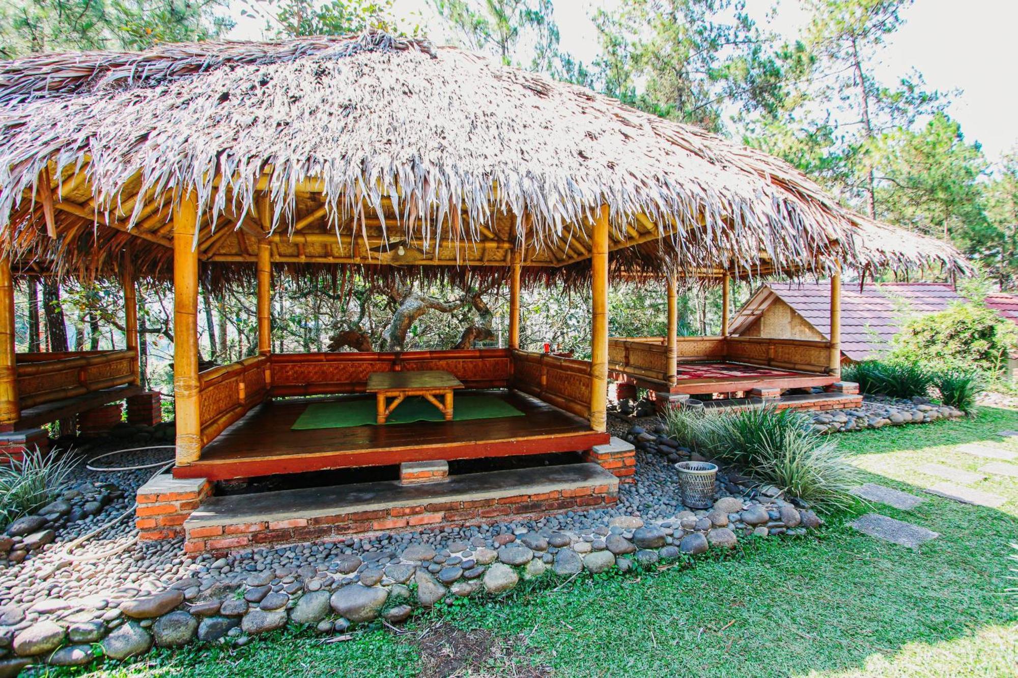Bukit Alamanda Resort Garut Esterno foto