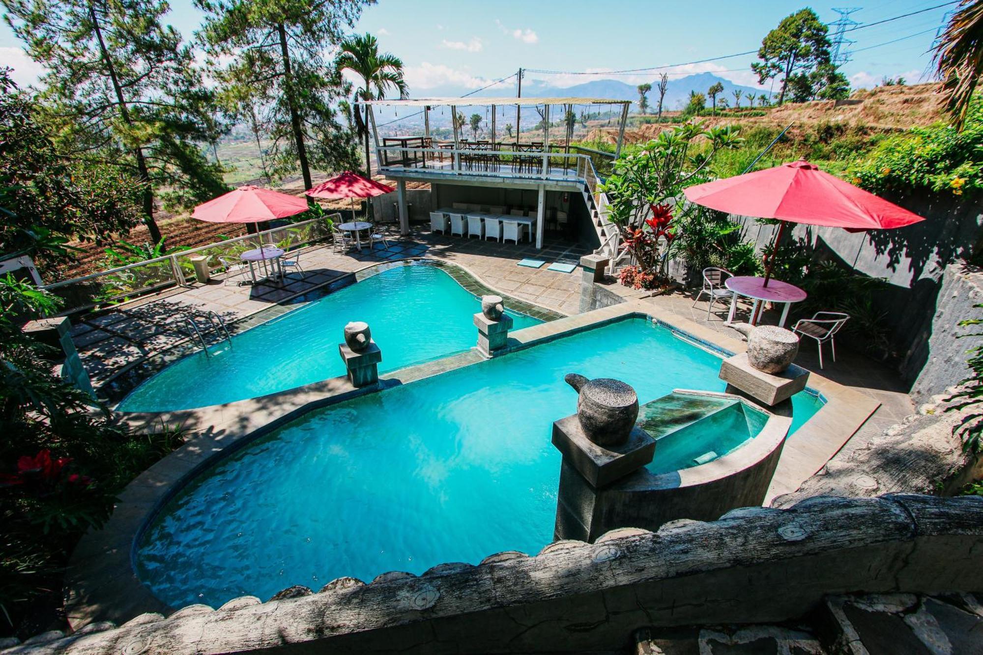 Bukit Alamanda Resort Garut Esterno foto
